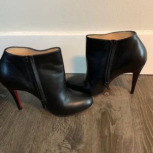CHRISTIAN LOUBOUTIN
Belle Leather Red-Sole Ankle Boots